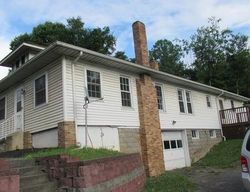 E Grafton Rd, Fairmont - WV