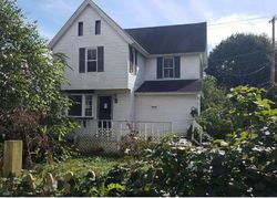 E 3rd St, Avondale - PA