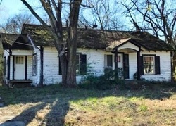 E Crockett St, De Kalb - TX