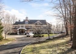 Thayer Pond Rd, New Canaan - CT