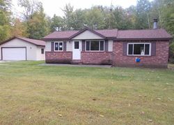Henderson Lake Dr, Lupton - MI