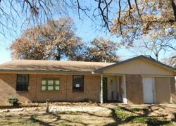 Gordon Dr, Azle - TX