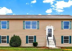 Meadow Ln, Abbottstown - PA