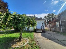 Centre St, Woodmere - NY