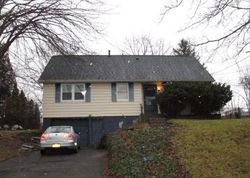 Sunnyfield Rd, Camillus - NY