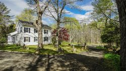 Kissawaug Rd, Middlebury - CT