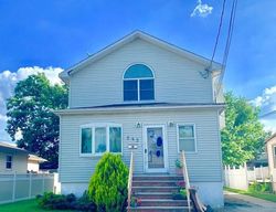 E Cherry St, Carteret - NJ