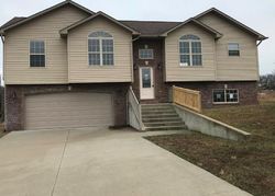 Ridgeview Dr, Saint Robert - MO