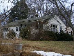 Chestnut Ave, Auburn - MA