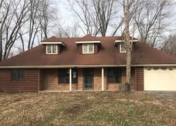 Sharon Ln, Garden City - MO