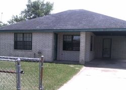 E 10th St, Los Fresnos - TX