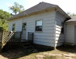 Walnut St, Weston - MO