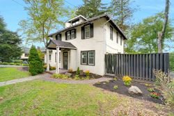 Palmer Pl, Leonia - NJ