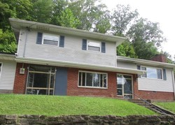 Willow Ln, Saint Albans - WV