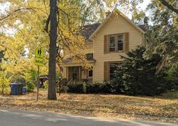 E St, Charles City - IA