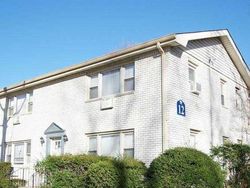 Toehee Pl Apt 1b, Islip - NY