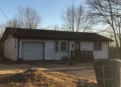 Dale Ln, Richland - MO