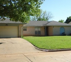 W Dorchester Way, Mustang - OK