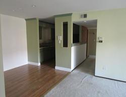 Knoll Valley Dr Apt 203, Willowbrook - IL