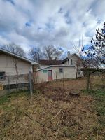 Bell Rd, Clarksville - MI