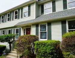 Knollcrest Dr, Trumbull - CT