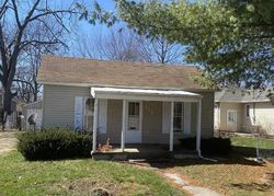 S 6th St, Auburn - IL
