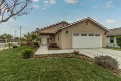 W B St, Kerman - CA