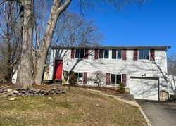 Branch Ln, East Setauket - NY