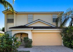 Lakeland Cir, Fort Myers - FL