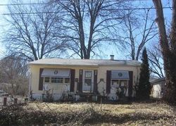 Florence Ave, Saint Ann - MO