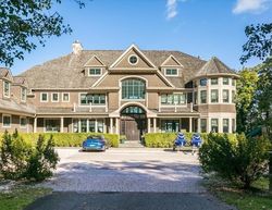 Harbor Acres Rd, Port Washington - NY