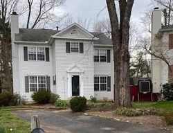 Park Woods Ln, Burke - VA