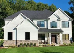Parker Ln, Ortonville - MI