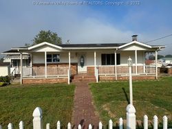 Helen St, Lesage - WV