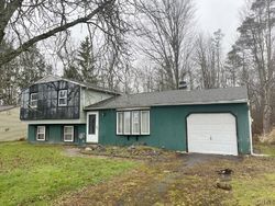 Spruce Hill Dr, Clay - NY