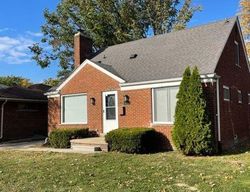 Littlestone Rd, Harper Woods - MI