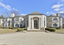 Fox Hedge Rd, Saddle River - NJ