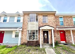 Houmas Pl Apt C, Destrehan - LA