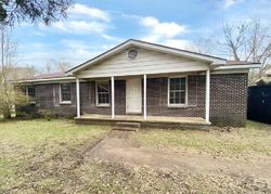 Denny St, Mount Vernon - AL