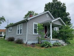 E Oak St, Greenville - IL