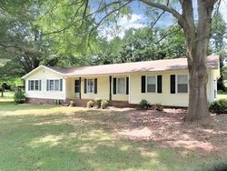 Bedford Dr, Hull - GA