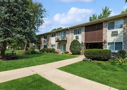 Kennedy Dr Apt 1a, Des Plaines - IL