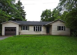 Henderson Pl, Syracuse - NY