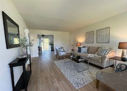 S Glassell St Apt 105, Orange - CA