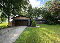 Hickory Ln, Williamston - MI