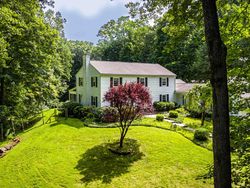 Woodland Rd, Mount Kisco - NY