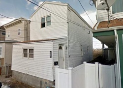 E 6th Rd, Far Rockaway - NY