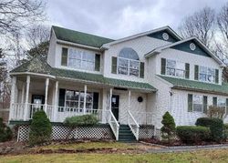 Ginny Ct, Manorville - NY