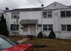 Roosevelt Ct, Metuchen - NJ
