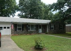 W Lucas St, Clarksville - AR